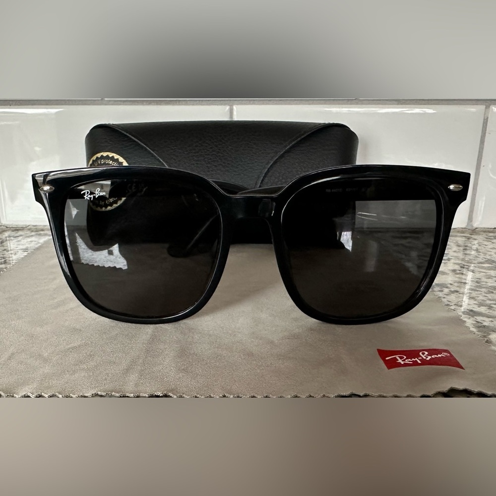 Ray-Ban Oversized Cat Eye Sunglasses
